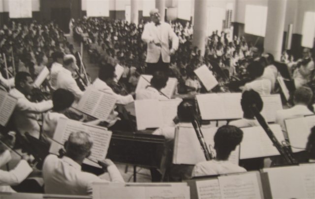 Tevah conducting the PRSO in the 1960’s