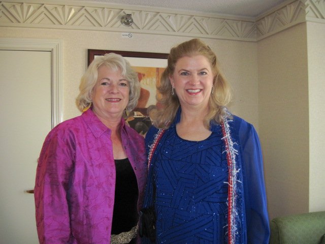 My sister Evelyn Williams, President of Annuities West, Inc., with me at New York, New York Hotel in Las Vegas, ready to head over to the Tenth Latin Grammy Awards ceremony on November 5, 2009